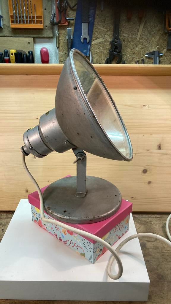 Voetlicht, voetlamp, theater/toneel, “X-Ray” !!!, Ophalen