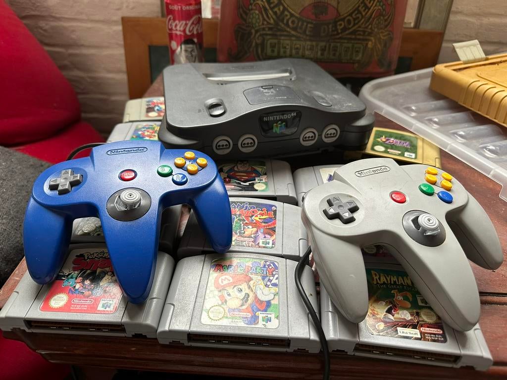 Nintendo 64 – Console + 2 manettes + 13 jeux cultes, Ophalen, Zo goed als nieuw, Met 2 controllers