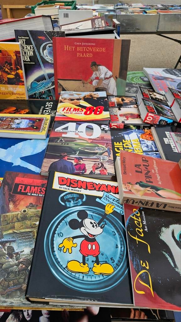Gezocht: verzameling boeken., Ophalen