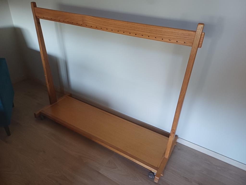 Vintage kledingrek / houten kapstok op wielen, Kleding | Dames, Kledingrekken, Ophalen, Met wielen, Gebruikt