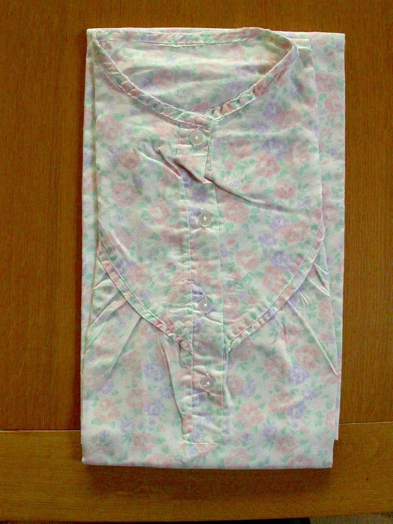 Robe de nuit légère fleurie rose et bleu T 46/48., Vêtements | Femmes, Enlèvement ou Envoi, Porté, Taille 46/48 (XL) ou plus grande