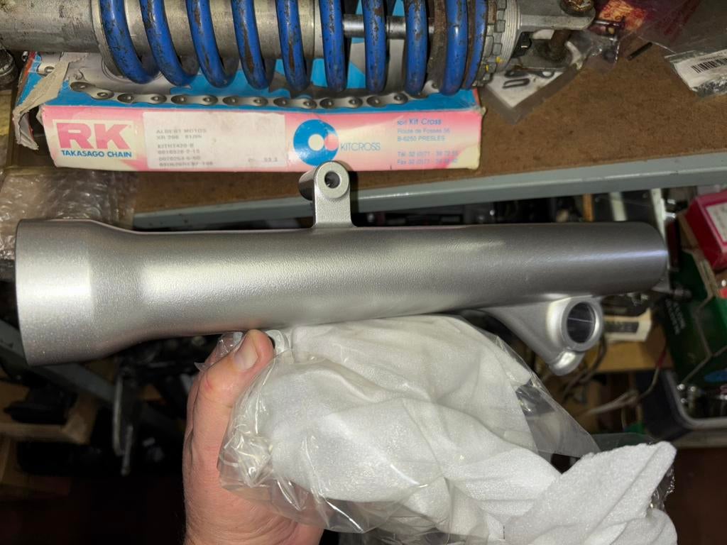 Onderste voorvorkpoot Honda Silverwing 600, Motoren, Ophalen of Verzenden, Nieuw