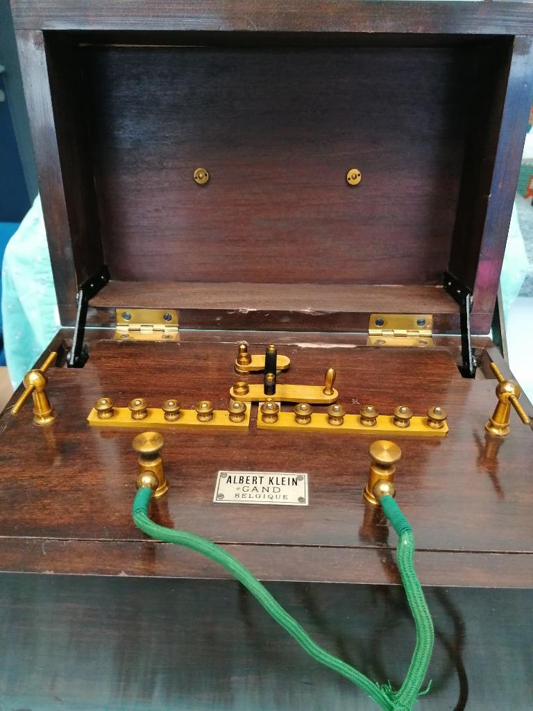 Medisch elektrotherapie instrument Albert Klein  1898-1910, Ophalen