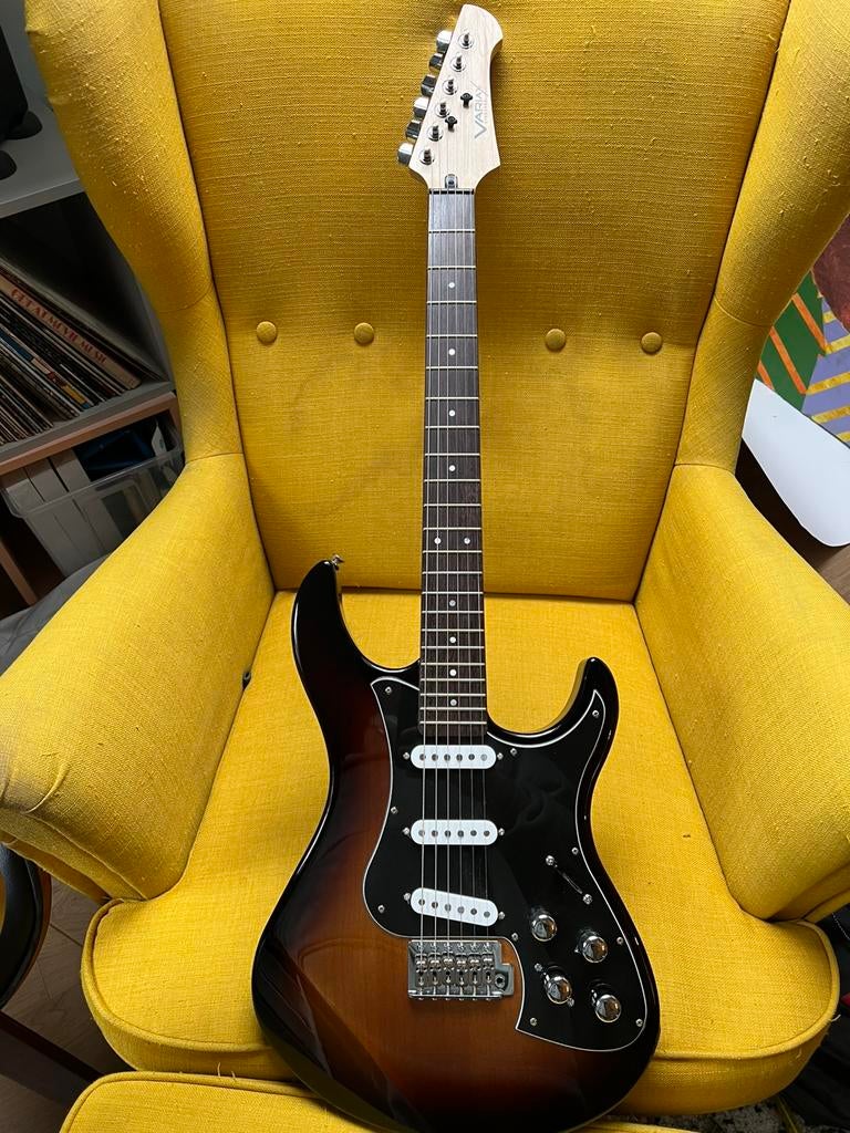 2x Line 6 Variax Standard(Sunburst - NIEUW / Wit - Gebruikt), Muziek en Instrumenten, Ophalen, Zo goed als nieuw, Solid body