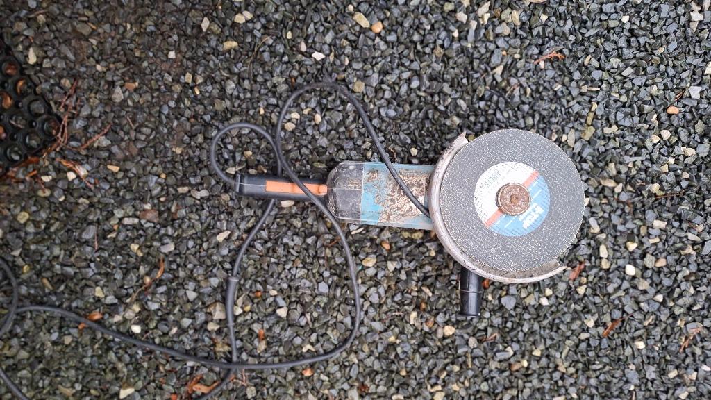 boor machien dewalt 1000 watt  slijpmolen  makita en dewalt, Antiek en Kunst, Antiek | Gereedschap en Instrumenten, Ophalen