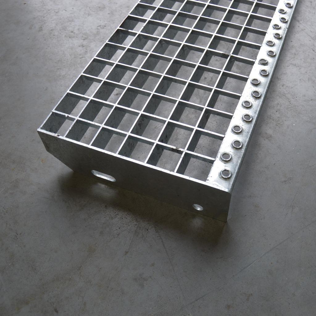 Traptreden Roostertreden  Traanplaat-treden  bordesrooster, Doe-het-zelf en Bouw, Metalen, Nieuw, IJzer, Ophalen of Verzenden