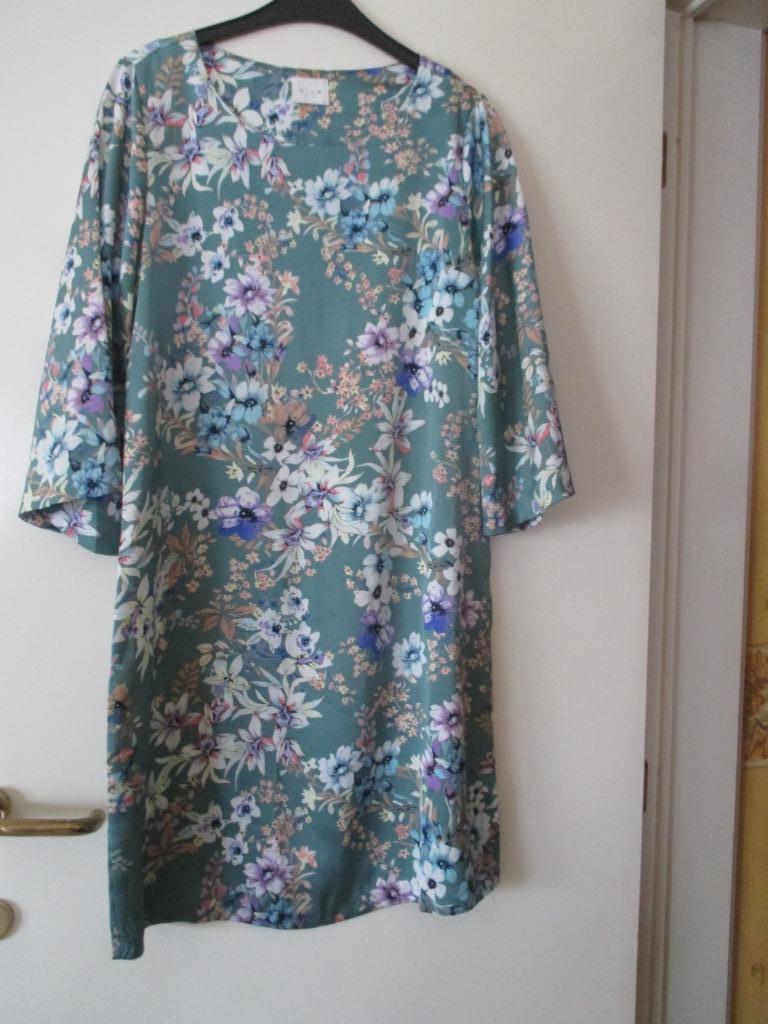 gebloemde jurk Vila clothes maat 40, Ophalen of Verzenden, Zo goed als nieuw, Maat 38/40 (M)