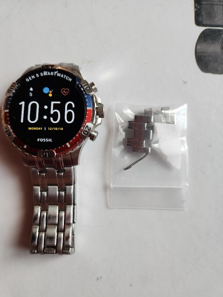 Smartwatch Fossil, Bijoux, Sacs & Beauté, Montres connectées, Enlèvement ou Envoi, Fossil, Utilisé, Argent