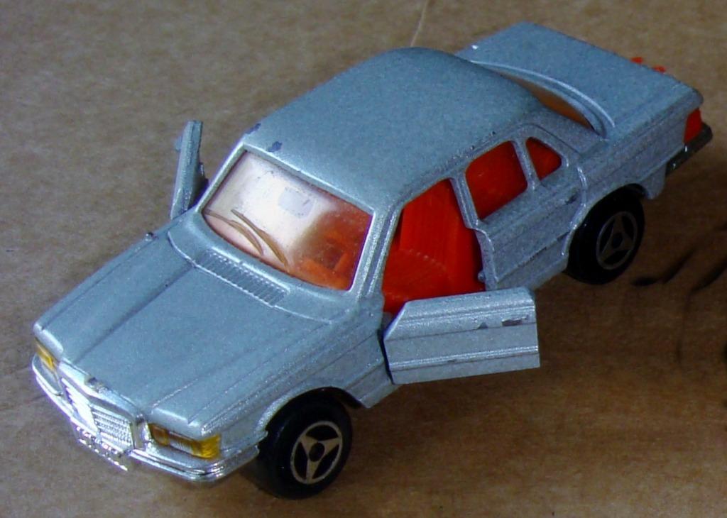 Mercedes 450SE, Majorette No. 249, 1/60, très bon état, Enlèvement ou Envoi, Utilisé, Voiture