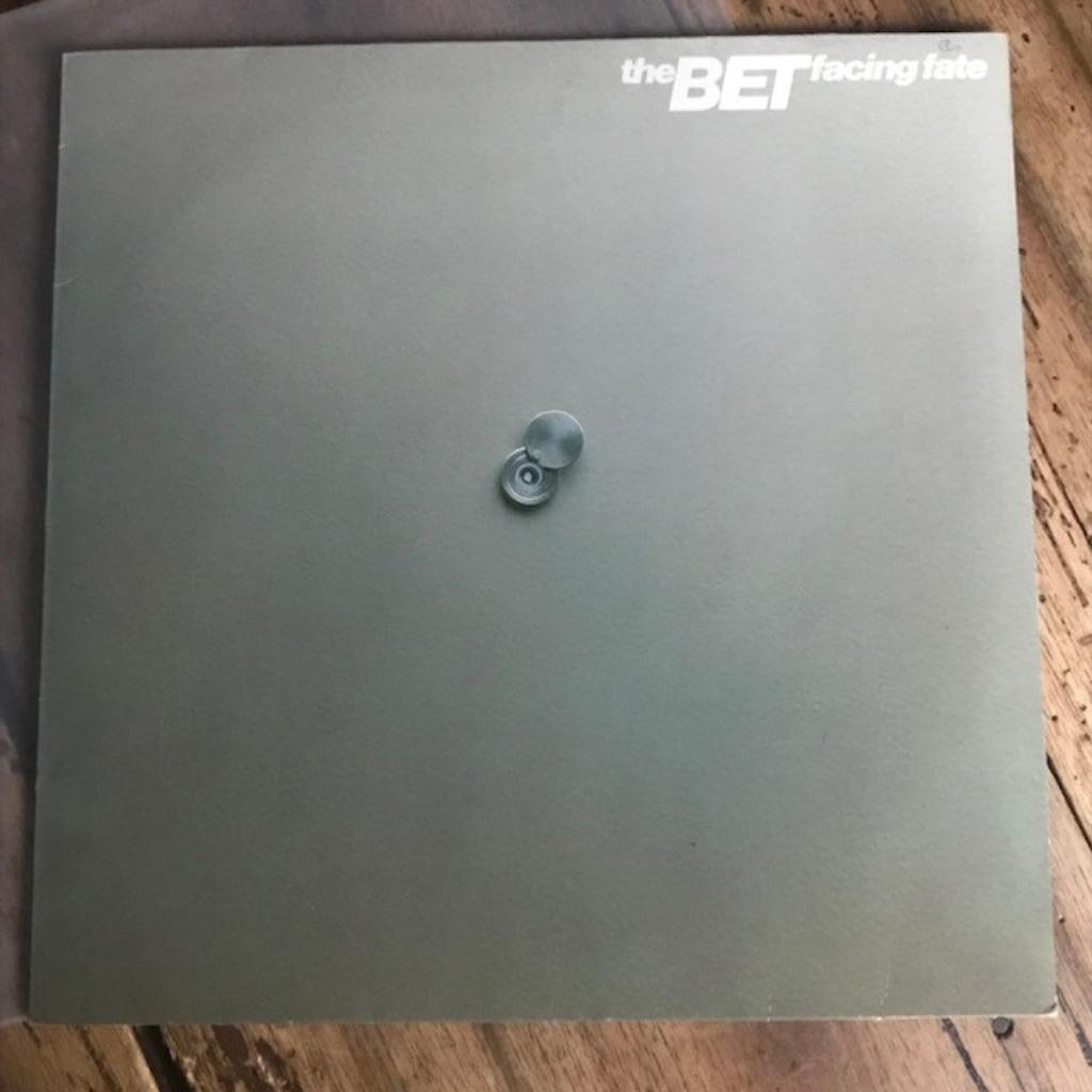 LP du groupe THE BET "Facing Fate" état neuf, CD & DVD, Vinyles | Autres Vinyles, Comme neuf, Enlèvement ou Envoi
