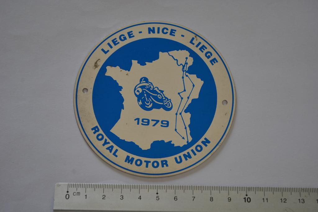 BADGE EN METAL LIEGE NICE LIEGE 1979 ROYAL MOTOR UNION RMU, Enlèvement ou Envoi, Utilisé, Motos