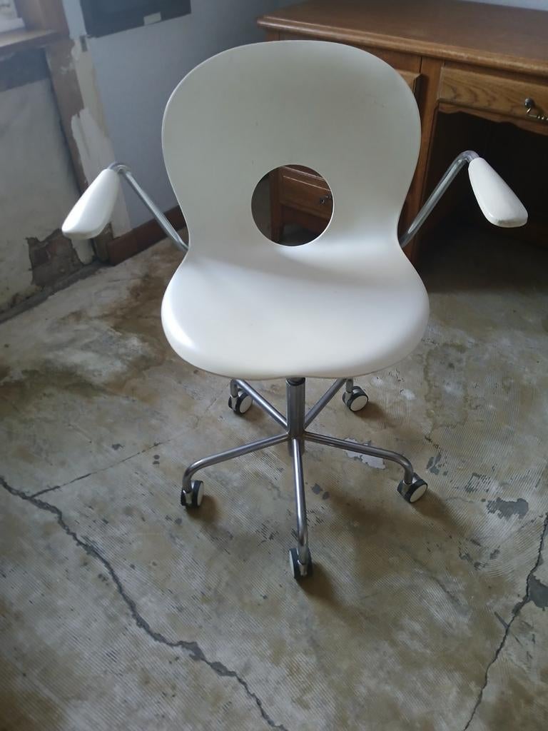 Chaise de bureaux, Enlèvement