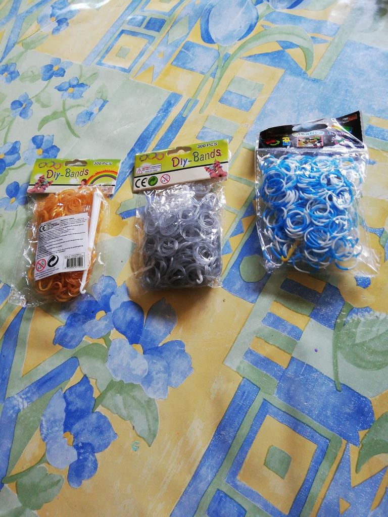 3 paquets élastiques fabrication bracelets.Avec crochet., Enlèvement ou Envoi, Comme neuf
