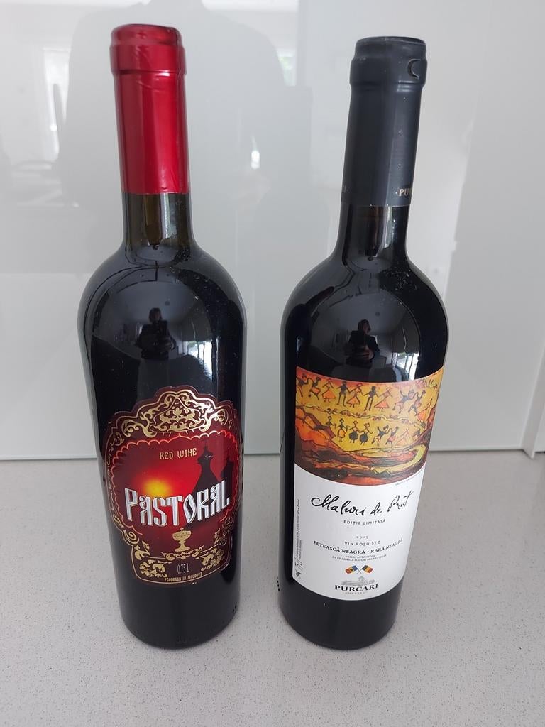 2 flessen rode wijn uit Moldavië, Verzamelen, Ophalen of Verzenden, Nieuw, Rode wijn