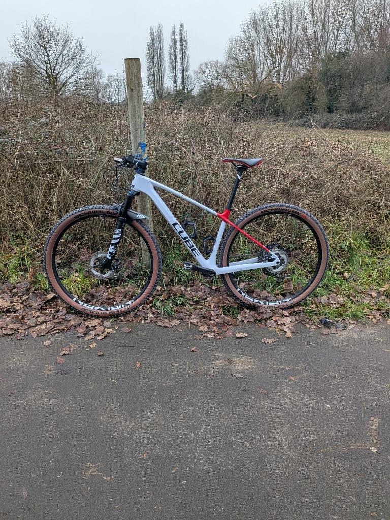 Cube Carbon Hardtail MTB – Shimano XT – Maat M, Autres marques, Enlèvement, Utilisé, Hommes