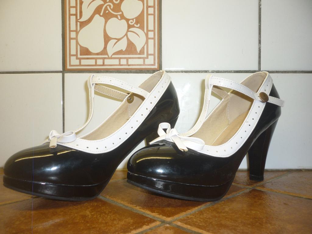 Sandalen met hak, Kleding | Dames, Schoenen, Verzenden, Zo goed als nieuw, Zwart