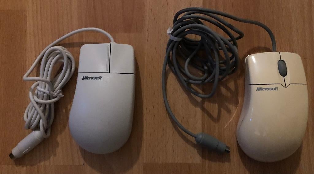 Souris Intellimouse originale de Microsoft (PS2), Souris, Comme neuf, Enlèvement, Droitier