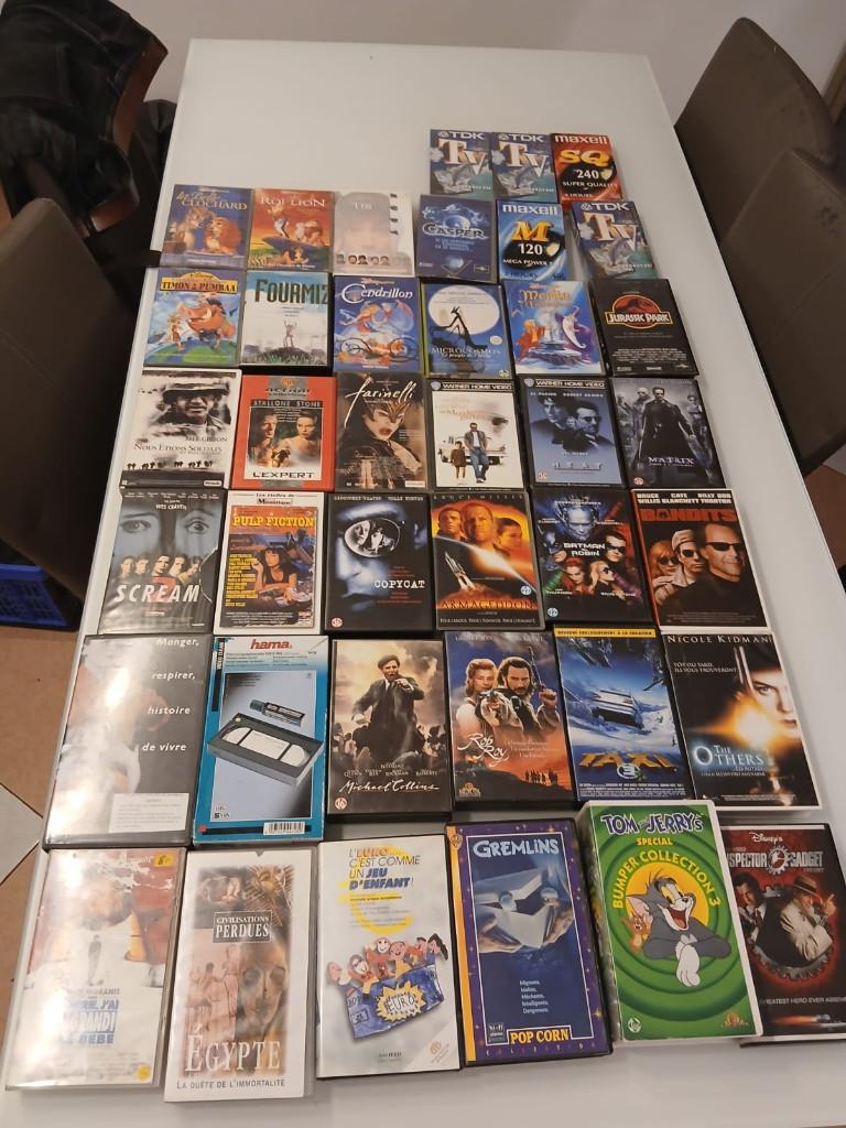 Lot de 35 cassettes VHS – Films cultes, Disney, ..., Enlèvement ou Envoi, Utilisé