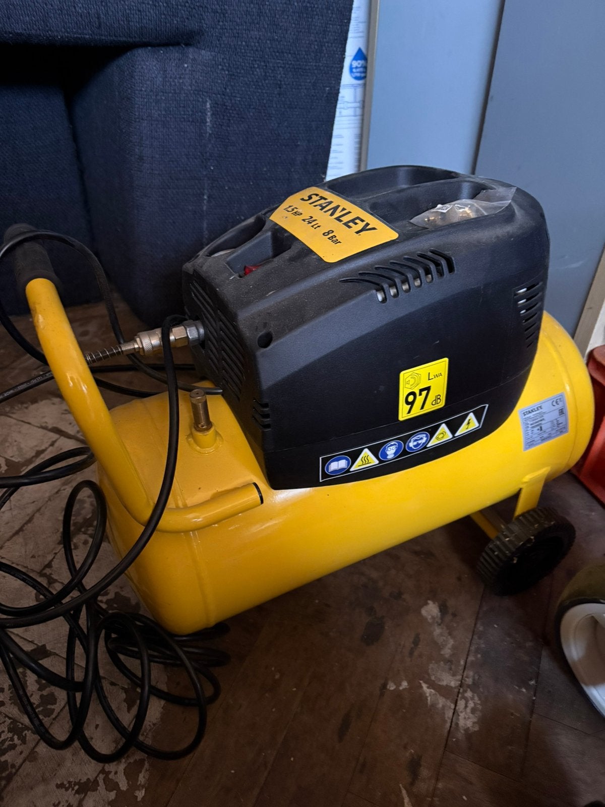 Compressor te koop, Doe-het-zelf en Bouw, Ophalen, Zo goed als nieuw