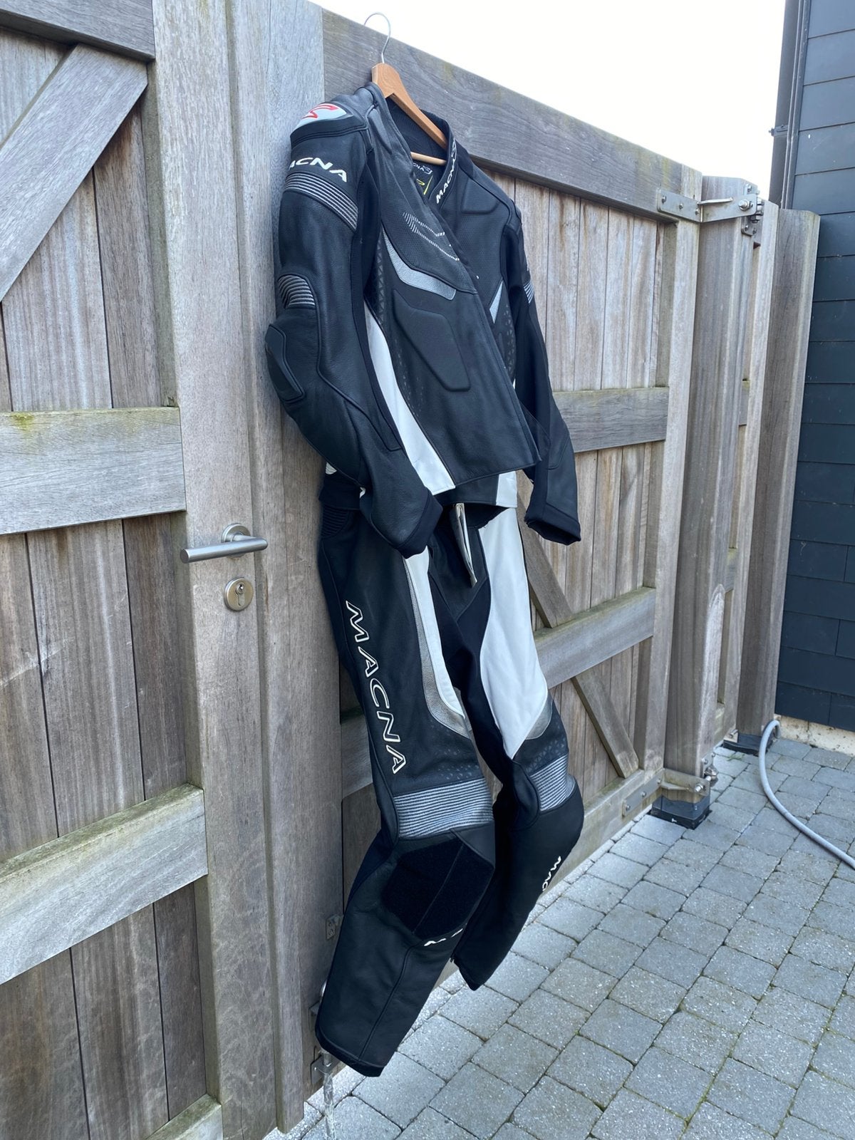 Nieuw motorpak 2 delig leder, Motoren, Kleding | Motorkleding, Ophalen