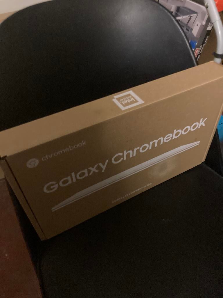 NIEUW Galaxy Chromebook Go, Ophalen, Nieuw