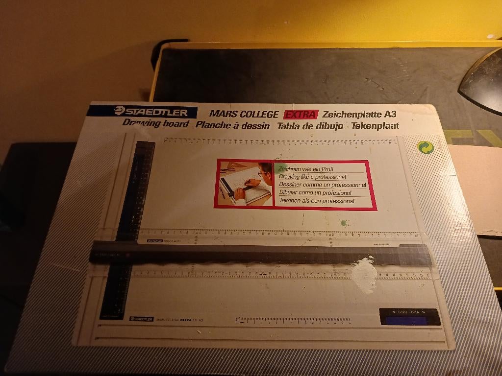 A3 tekentafel staedtler, mars college, Hobby en Vrije tijd, Ophalen, Zo goed als nieuw
