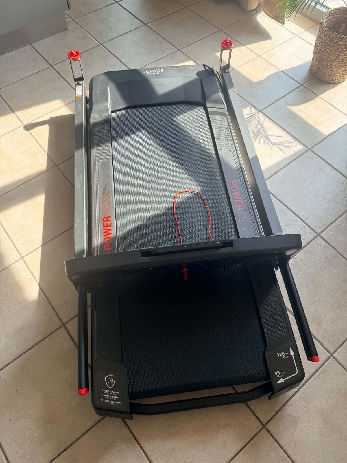 Tapis de course RUN100
Compact, 14 km/h, 45x120 cm

Prix d’a, Enlèvement, Comme neuf, Jambes, Tapis roulant