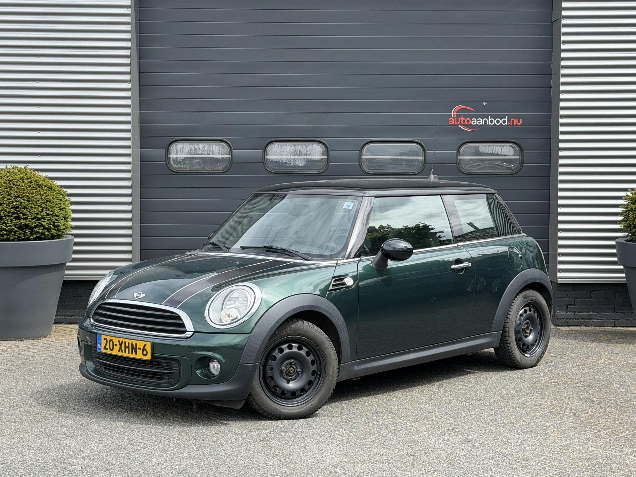 MINI 3-Deurs 1.6 Cooper Chili | Navigatie | Harmon Kardon |, Auto's, Gebruikt, Zwart, 4 cilinders, Leder en Stof