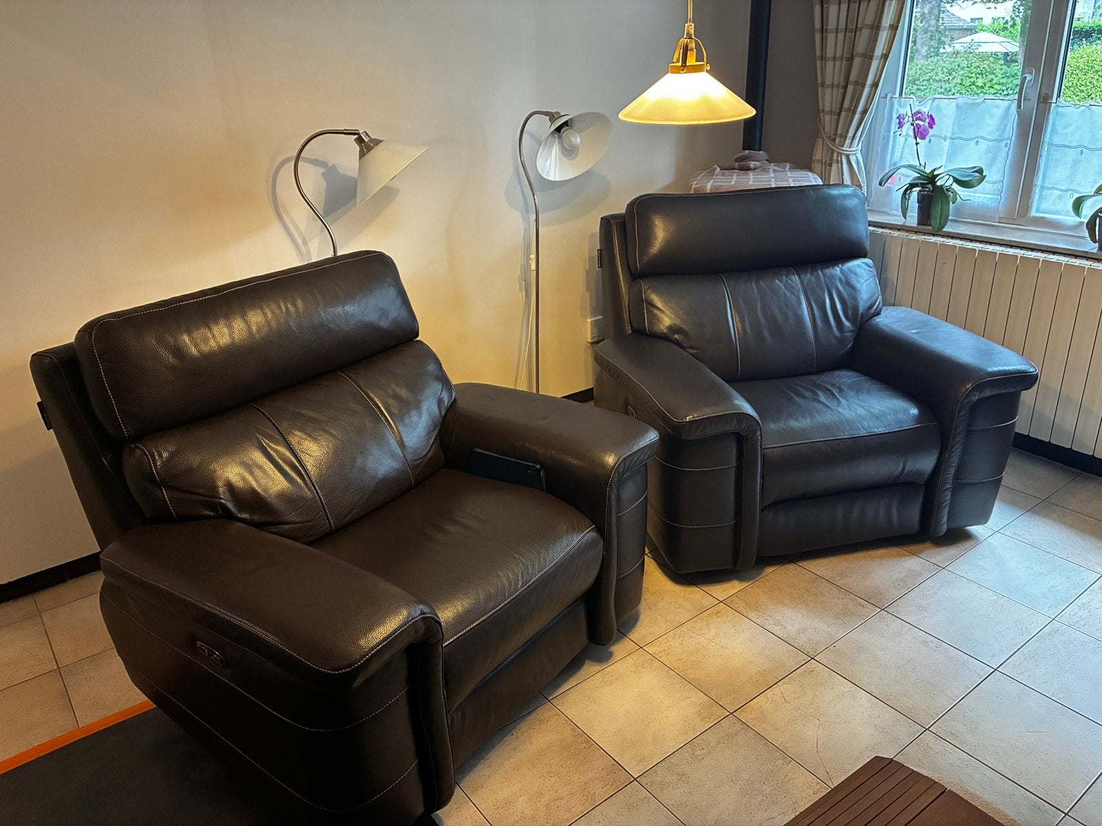 Fauteuil relax motorisé en cuir(x2), Ophalen, Zo goed als nieuw, Leer