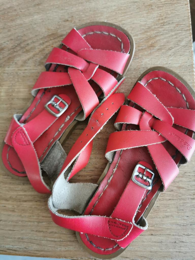 Salt Water Sandals rood maat 29, Kinderen en Baby's, Kinderkleding | Schoenen en Sokken, Ophalen, Gebruikt, Meisje, Salt Water Sandals