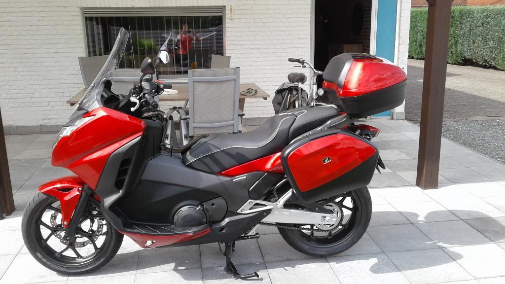 moto honda integra 750, automaat, Auto's, Honda, Automaat, Achterwielaandrijving, Particulier, Integra