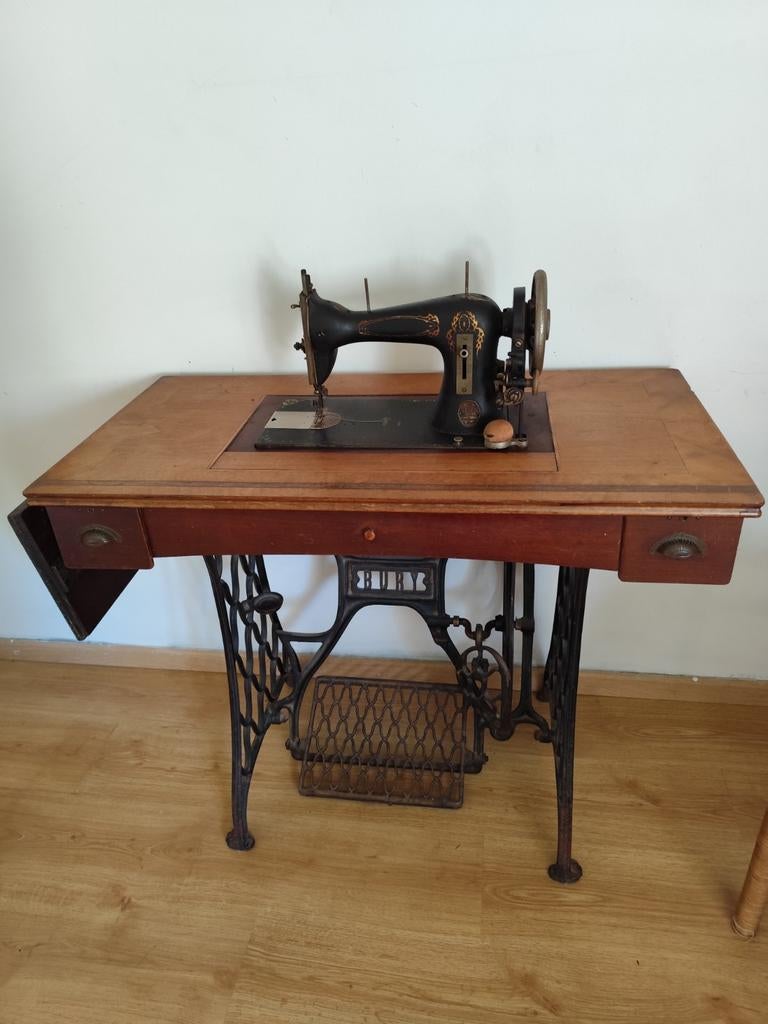 Machine à coudre ancienne, Enlèvement