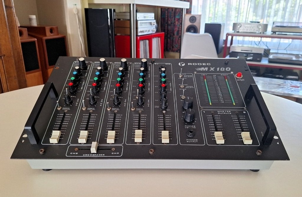 Mixeur Rodec MX180 en parfait état !, Musique & Instruments, Enlèvement ou Envoi, Comme neuf, 5 à 10 canaux, Entrée micro
