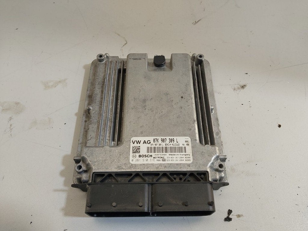 CALCULATEUR MOTEUR ECU Audi RS 3 Sportback (8YA) (01-2021/-), Robert Bosch AG, Audi, Utilisé, Robert-Bosch-Allee 1
74232  Abstatt, DE