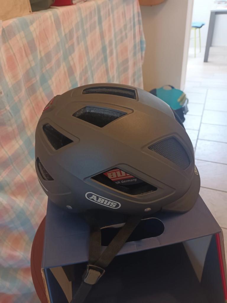 Fietshelm, Ophalen of Verzenden, L