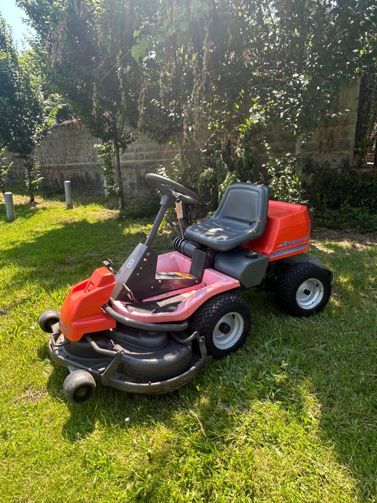 Tracteur tondeuse Husqvarna rider 16hp parfait état, Enlèvement ou Envoi, Comme neuf