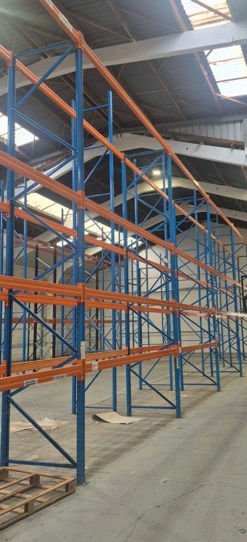 Palletstellingen reeds gedemonteerd, Ophalen