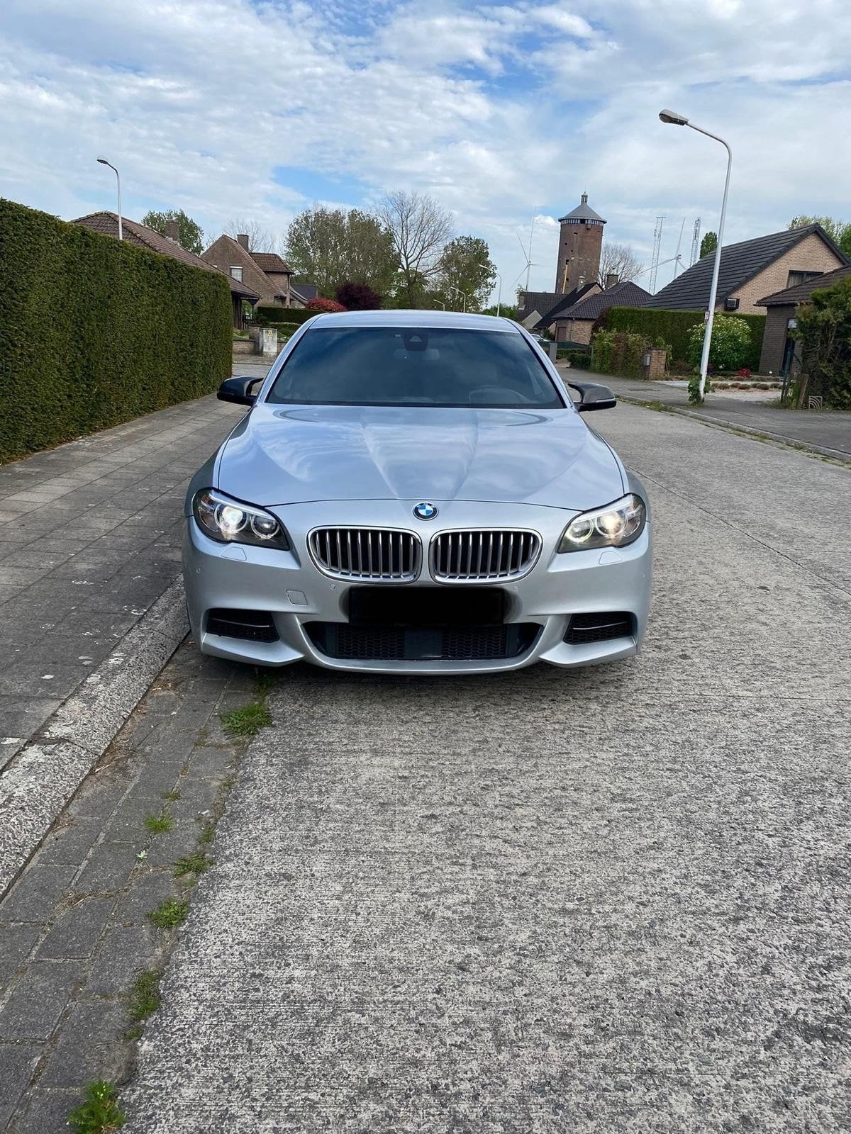 Bmw 550d xDrive Mpack  full optie feclift, Autos, BMW, Cuir, Entretenue par le concessionnaire, Noir, 6 cylindres