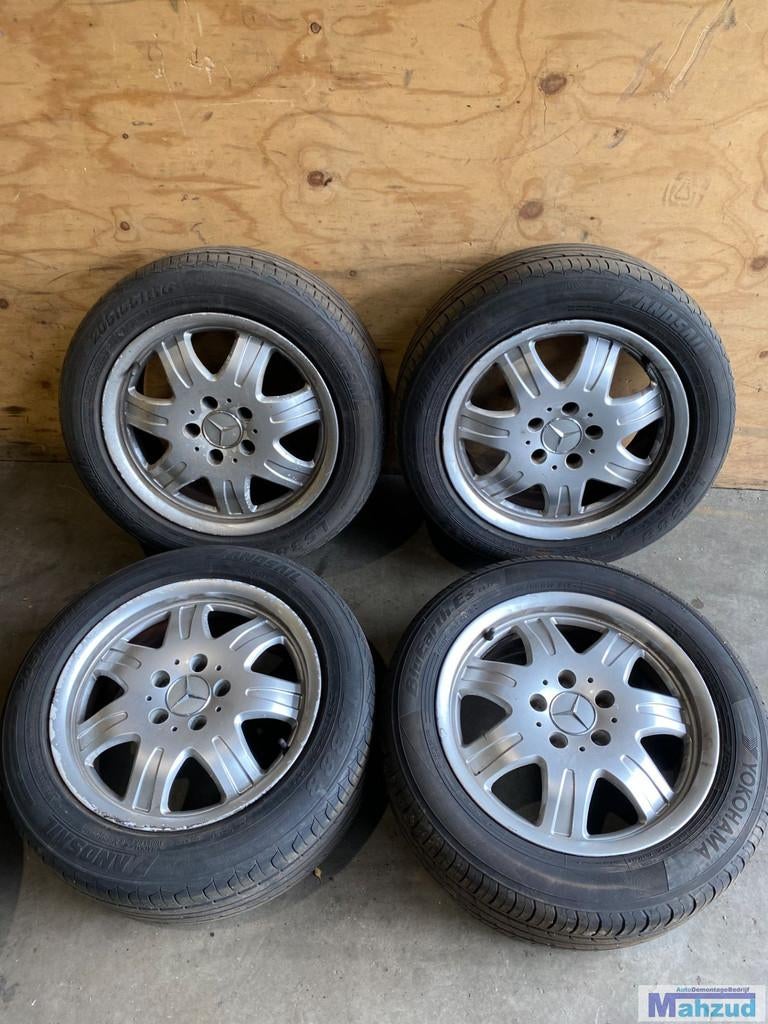 MERCEDES SLK R171 Velgen 5x112 66.6 16 inch, Gebruikt, Mercedes-Benz AG, Mercedesstrasse 120
70372  Stuttgart, DE, Band(en)