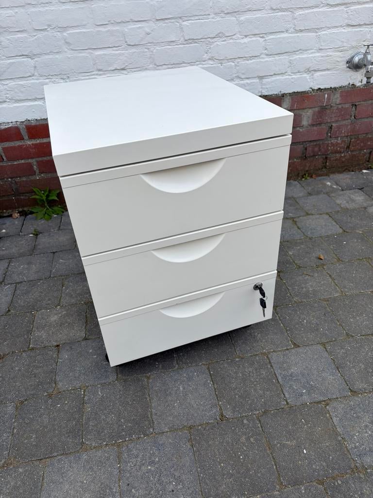 Bureau kastje, Huis en Inrichting, Kasten | Ladekasten, Ophalen, Minder dan 50 cm, Zo goed als nieuw, 3 of 4 laden