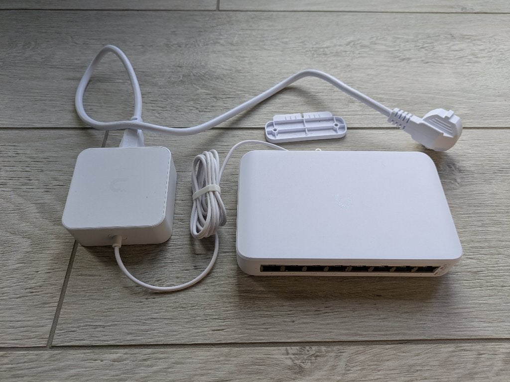 Ubiquiti UniFi Switch Lite 8 PoE - perfecte staat, Computers en Software, Ophalen of Verzenden, Zo goed als nieuw