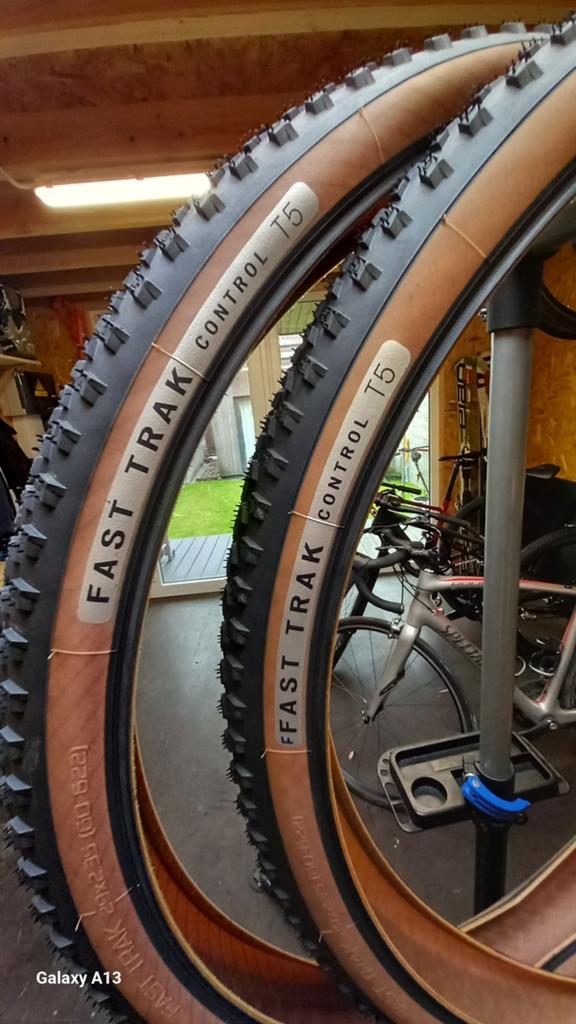 Specialized Fast Track Control T5 TLR, Fietsen en Brommers, Fietsaccessoires | Overige Fietsaccessoires, Ophalen
