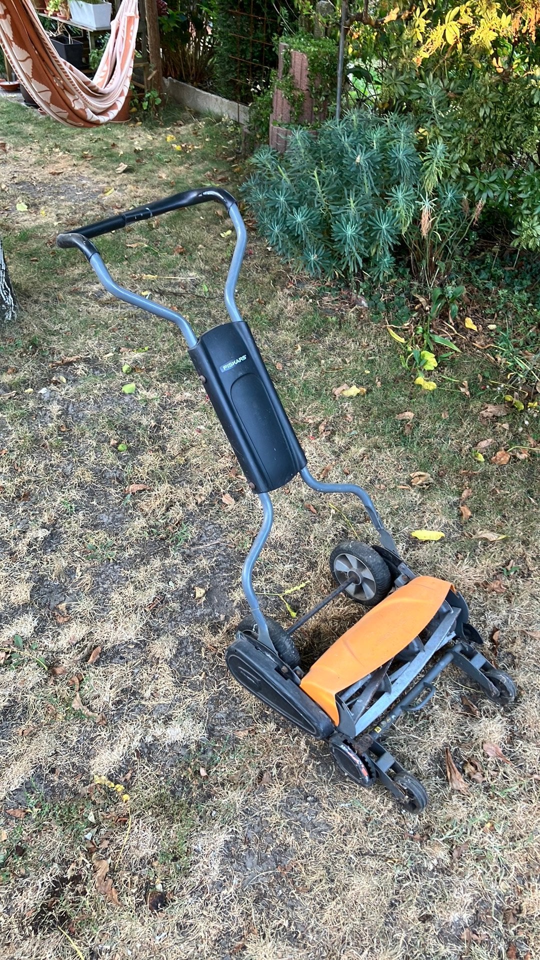 Fiskars handgrasmaaier, Tuin en Terras, Ophalen, Gebruikt, Handgrasmaaier