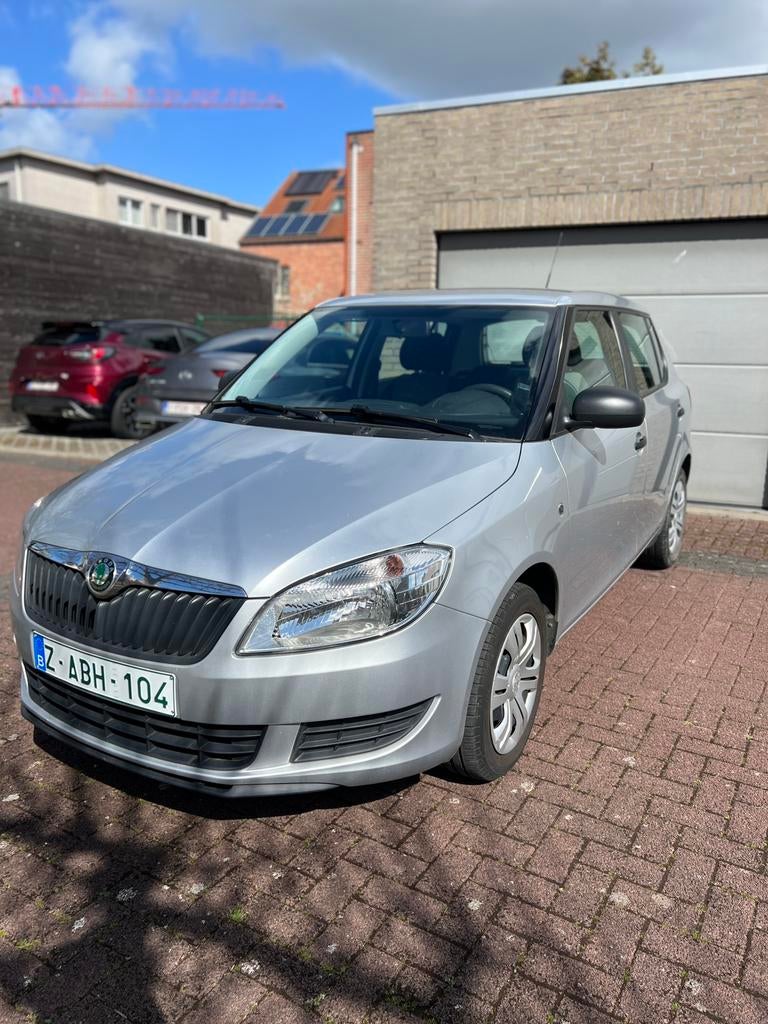 Skoda Fabia / Benzine / 2011 / 81dkm / 1e eig / 12M GARANTIE, Auto's, Skoda, Voorwielaandrijving, Stof, https://public.car-pass.be/vhr/1f79c858-5586-4fe3-9fba-e740130d30e0