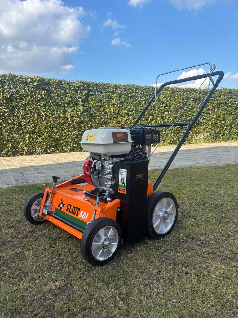 TE HUUR ! Verticuteermachine, Ophalen, Zo goed als nieuw