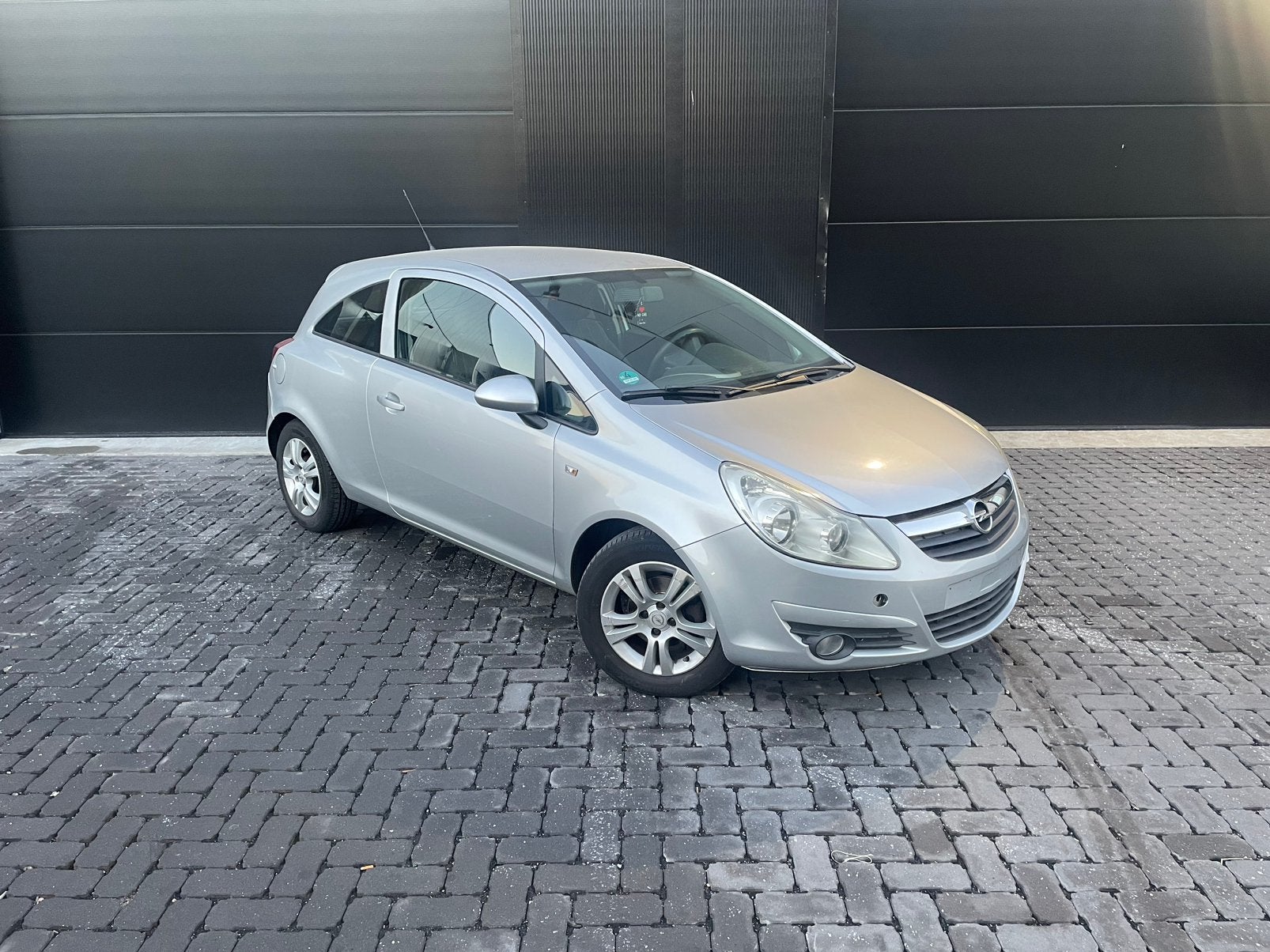 Opel Corsa Essence Clim Bluetooth Contrôle Car-pass, Autos, Opel, Argent ou Gris, Achat, Entreprise, Boîte manuelle