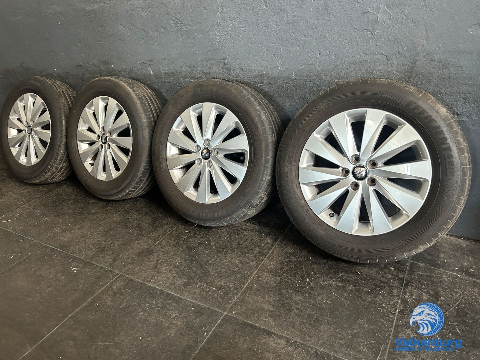 7mm! Originele Seat Arona 16 inch velgen 5x100 zomerbanden 2, Pneus et Jantes, 16 pouces, Véhicule de tourisme, Pneus été