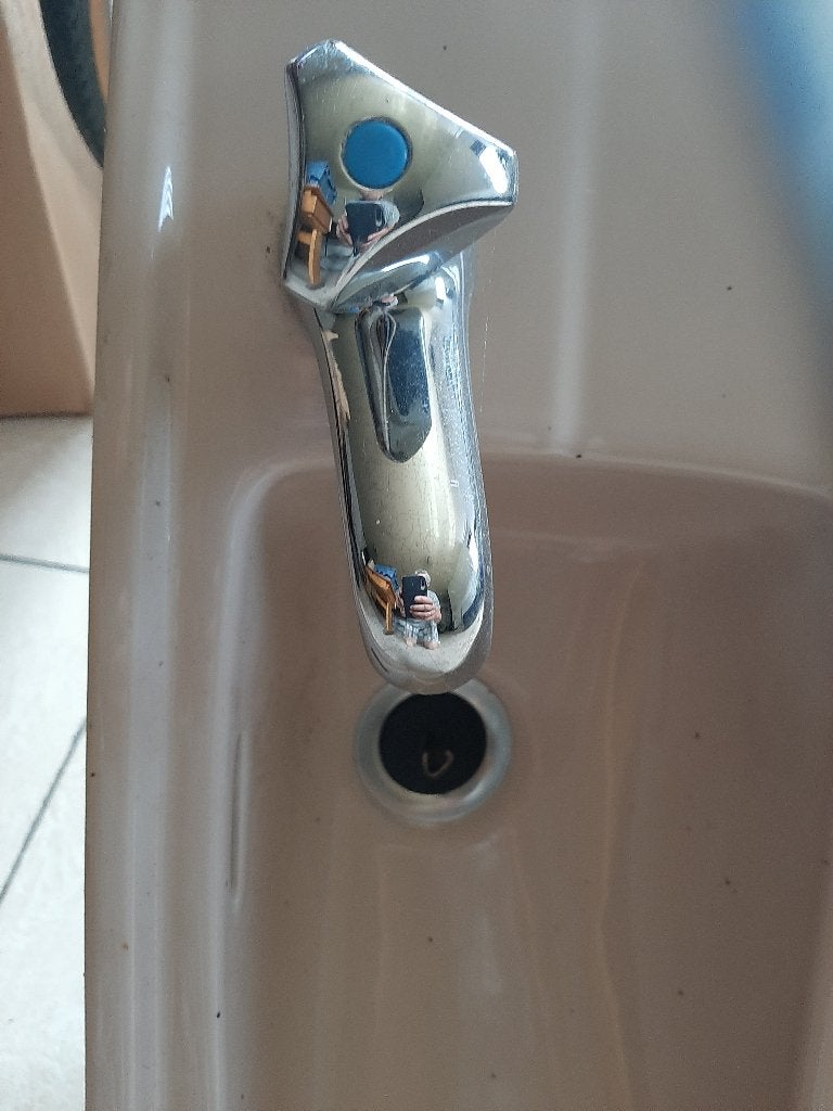 Lavabo voor toilet met kraan, Ophalen, Gebruikt, Steen, Wastafel