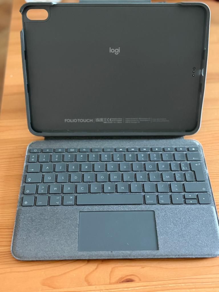 Clavier Logitech Folio touch, Enlèvement, Utilisé, 10 pouces