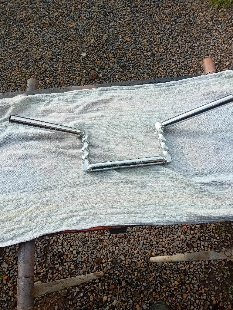 Guidon chromer torsadé  pour honda camino, Enlèvement ou Envoi, Utilisé, Autres types
